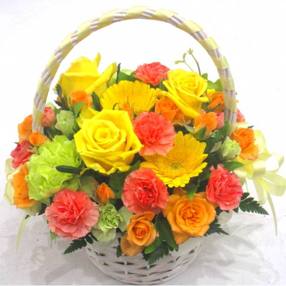 花キューピット加盟店 店舗名：花樹園
フラワーギフト商品番号：901928
商品名：《Flower arrangement》Yellow Ribbon Basket  