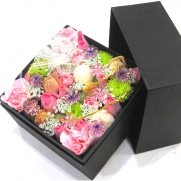 花キューピット加盟店 店舗名：花樹園
フラワーギフト商品番号：901936
商品名：《Box Flower》Premium Pink