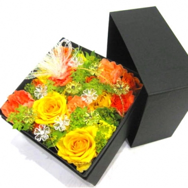花キューピット加盟店 店舗名：花樹園
フラワーギフト商品番号：901938
商品名：《Box Flower》Premium Yellow & Orange
