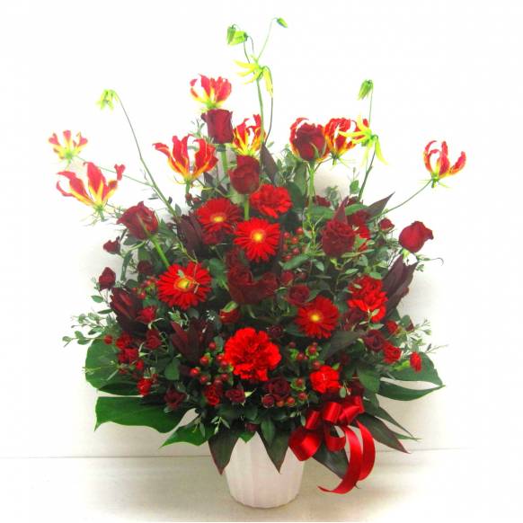 花キューピット加盟店 店舗名：花樹園
フラワーギフト商品番号：901957
商品名：《Flower arrangement》Ornate Red