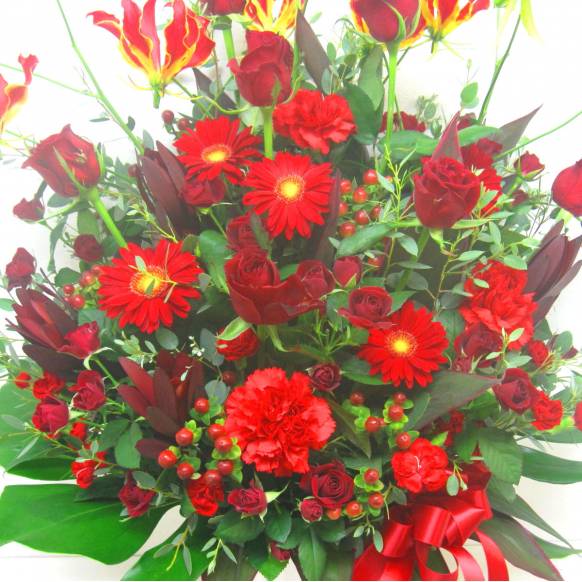 《Flower arrangement》Ornate Red