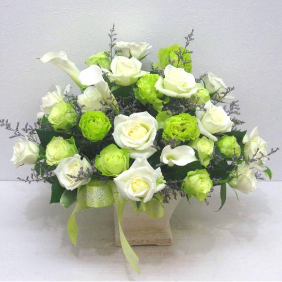花キューピット加盟店 店舗名：花樹園
フラワーギフト商品番号：901996
商品名：《Flower arrangement》Antique White