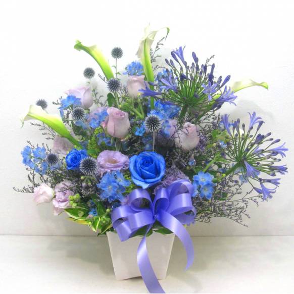花キューピット加盟店 店舗名：花樹園
フラワーギフト商品番号：902020
商品名：《Flower arrangement》Ocean Blue